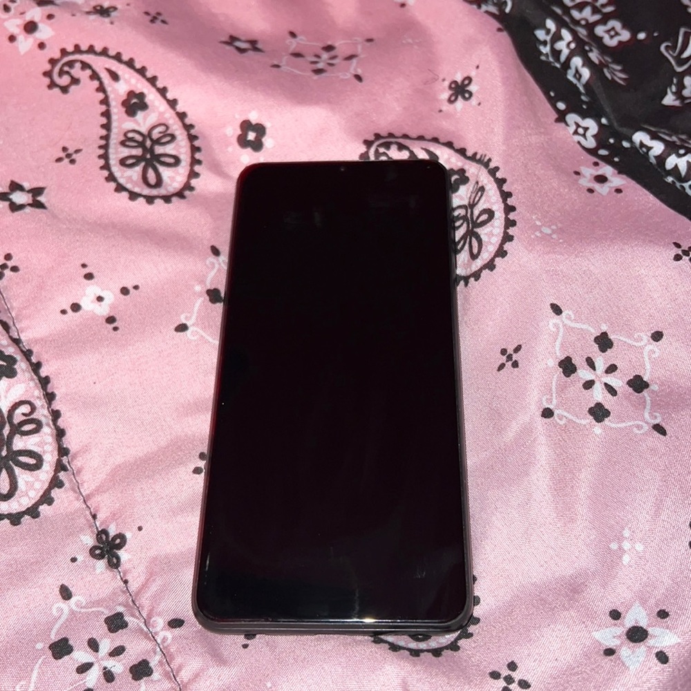 COPY - This is a new all black Samsung Galaxy S21 5G phone